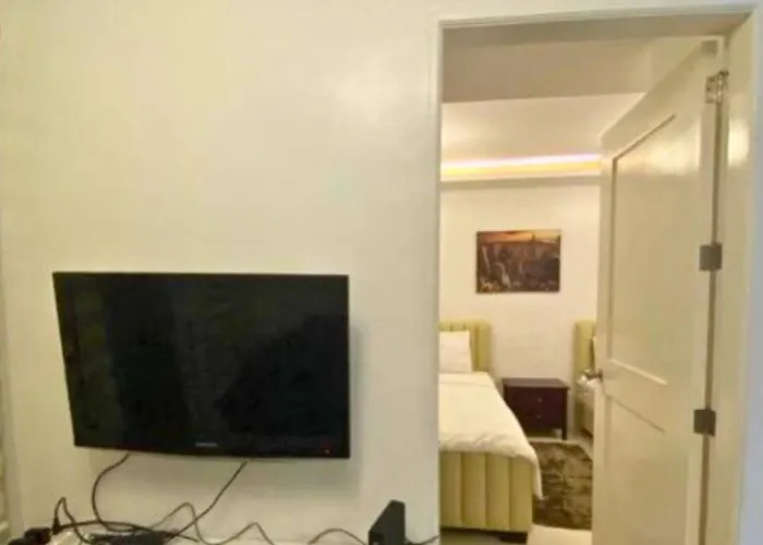 Family Staycation In The Heart Of Manila, With 2 Balcony 40 Percent Promo Discount Free Pool Access, Free Sauna Promo In Bay, Robinsons Place, Ermita, Pgh, Bellagio, Up Pedrogil, Staycation Updated 2025 Price *