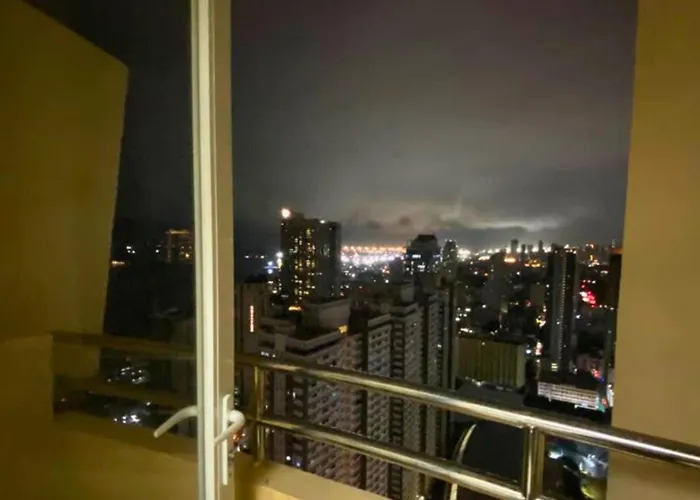 Family Staycation In The Heart Of Manila, With 2 Balcony 40 Percent Promo Discount Free Pool Access, Free Sauna Promo In Bay, Robinsons Place, Ermita, Pgh, Bellagio, Up Pedrogil, Staycation Updated 2025 Price Hotel *
