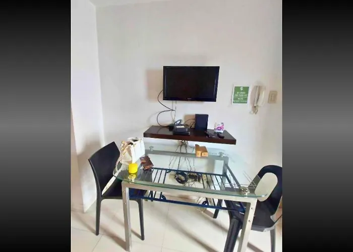 Hotel Family Staycation: Heart Of With Balcony And Pool Access *